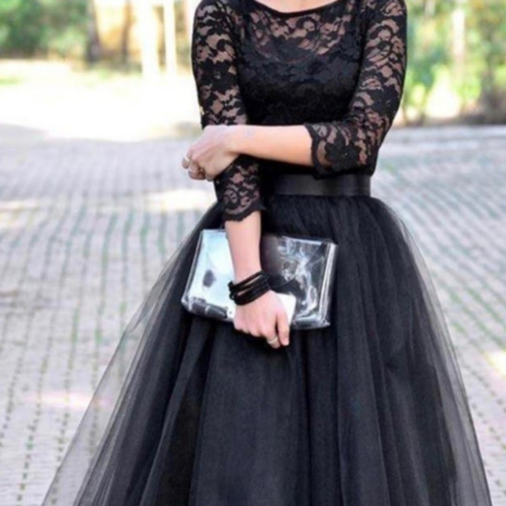Black cocktail/semi-formal lace and crenoline 3/4 sleeve dress